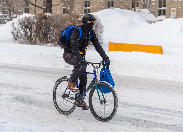 casque de vélo est important se protéger contre les intempéries